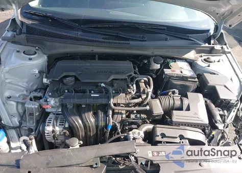 2022 Hyundai Elantra Sel z USA, uszkodzony, nr VIN 5NPLM4AG1NH056656